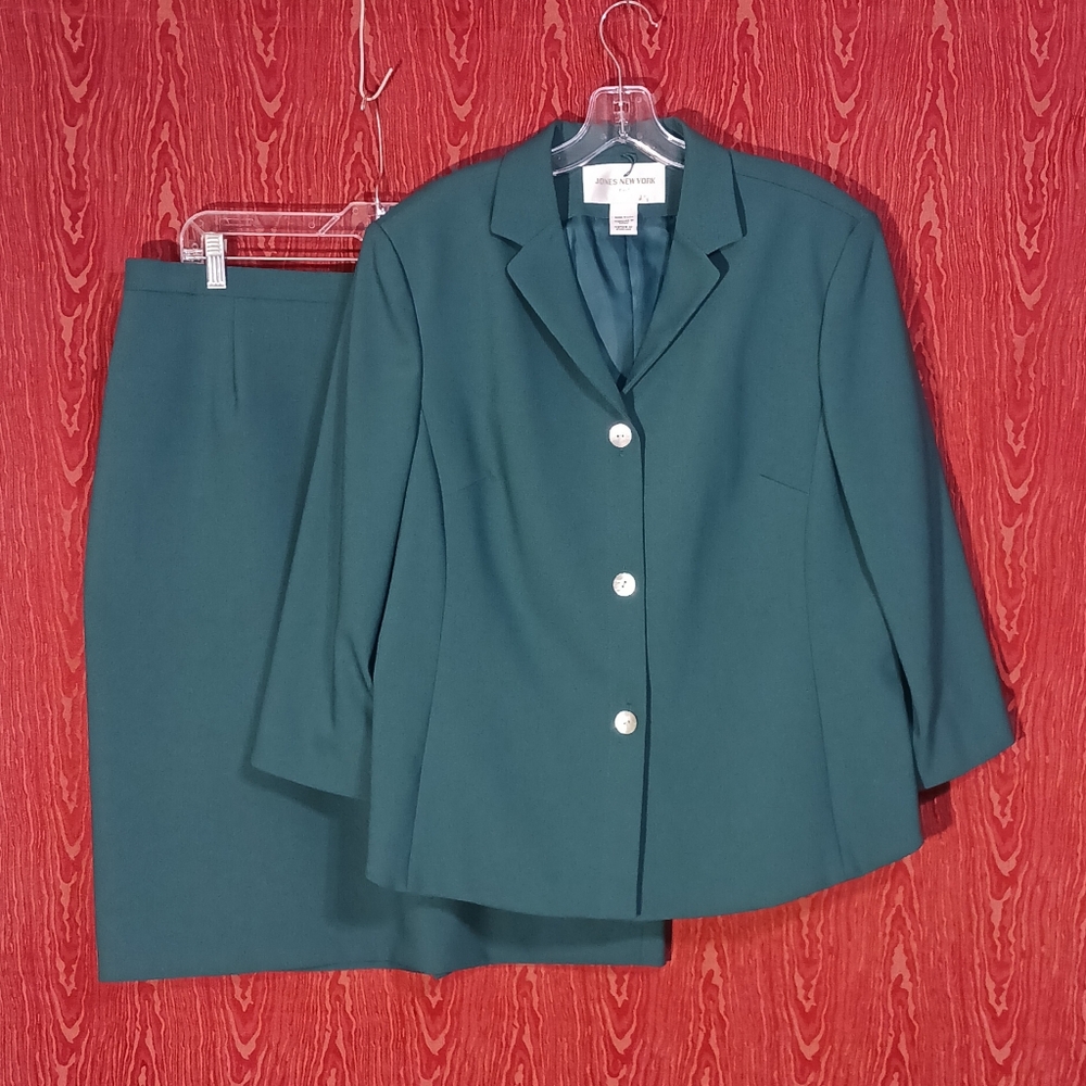 JONES NEW YORK SUIT 2 Piece Green Long Sleeve Skirt Suit Women's CAREER
